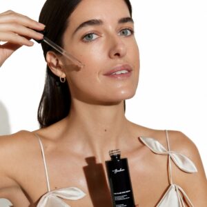 THE GLASS SKIN SERUM